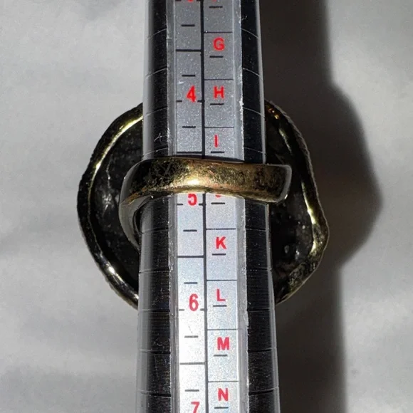 Vintage Mushroom Dome Ring Gold Tone 1960s - 70s Brutalist Era Style size 4.5-5 - Picture 9 of 9